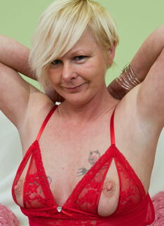 Mature Hanah Loves To Play With Her Toys