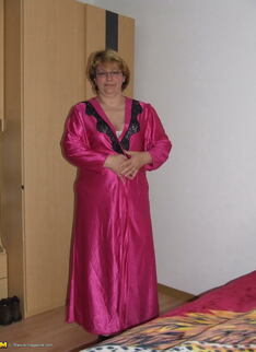 This Housewife Loves To Get Dirty When Shes Alone