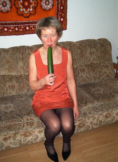 Kinky Housewife Loves To Show Us Her Stuff