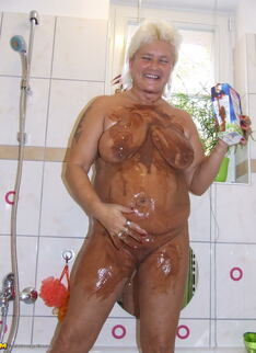 Big Titted Mama Covered In Chocolate