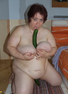 Big Titted Mature Mama Getting Frisky