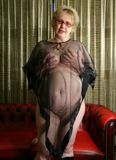 This Mature Slut Loves To Play On Her Couch