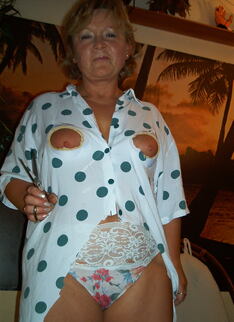 Mature Slut Rita Gets Kinky With Her Scissors