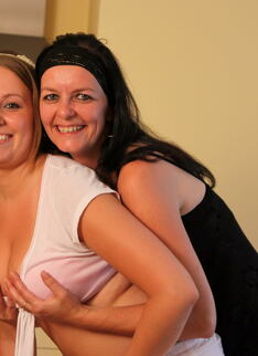 Naughty Babe Lezzin Up The Older Woman Next Door