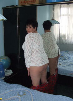 This Chubby Mama Gets Horny On Her Bed