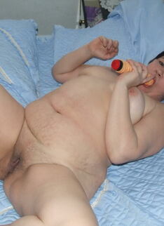 This Chubby Mama Gets Horny On Her Bed