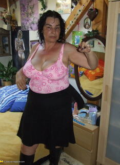 Big Titted Mature Slut Fingering And Playing With Toys