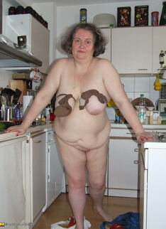 Amateur Chubby Housewife Getting Nasty In The Kitchen