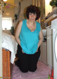 Chubby Mature Amateur Gets Naughty
