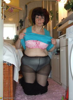 Chubby Mature Amateur Gets Naughty