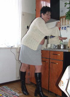 Chubby Amateur Housewife Shows It All