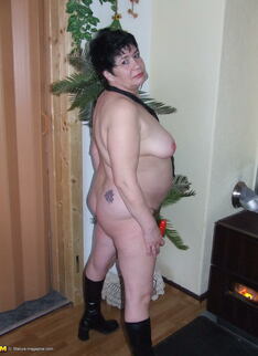 Chubby Amateur Housewife Shows It All