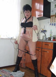 Chubby Amateur Housewife Shows It All