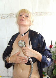 Kinky Housewife Taking A Naughty Shower