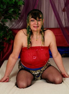 Get A Look At This Horny Mature Slut