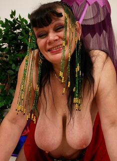 Get A Look At This Horny Mature Slut