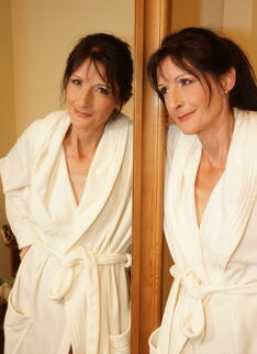 This Horny Housewife Gets A Warm Creampie