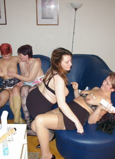Welcome To An All Girl Mature Sexparty