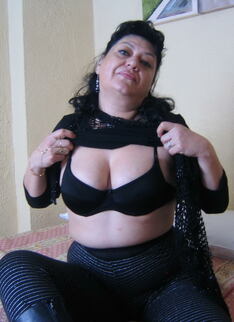 Meet Rous A Hot And Horny Mature Slut Loving To Get Nasty