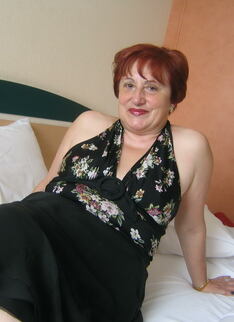 Horny Mature Slut Sucking On Cock And Playing