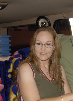 This Mature Slut Gets Fisted In A Driving Car