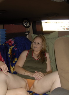 This Mature Slut Gets Fisted In A Driving Car