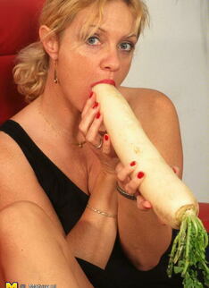 This Horny Housewife Shoves Anything In Her Cunt