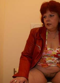 Mama Loves To Suck And Fuck Through The Gloryhole