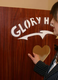 Mature Slut Sucking And Fucking Through The Gloryhole