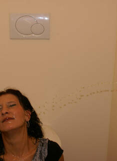Milf Taking The Gloryhole In Use
