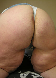 Chunky Mature Chick Showing Her Full Body