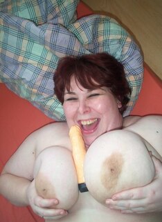 Chubby Mature Lesbians Enjoying Eachothers Clit