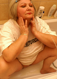 This Chubby Mature Slut Loves Toys And Piss
