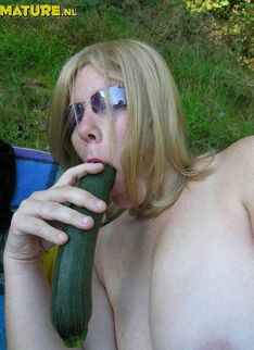 Jprny Mature Slut Showing Her Stuff During A Picnic