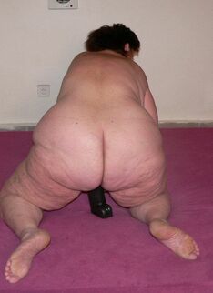 Look At That Chubby Mature Toylover Having Fun