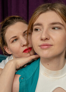 Mature.nl - MILF Zlata gets it on with her hot stepdaughter Elli Owl