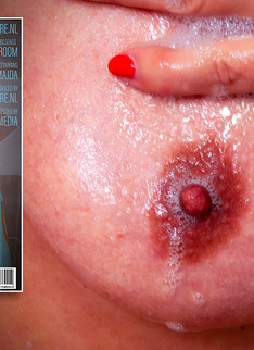 Mature.nl - Mature Majda is getting nasty in the bathroom