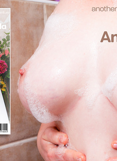 Mature.nl - Mature Anna Bella Playing in the bathroom with her perfect breasts