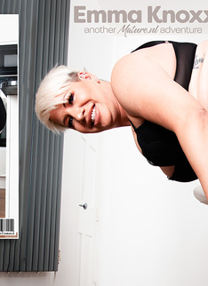 Mature.nl - Big breasted secretary shows off her bootylicious body