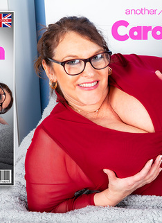 Mature.nl - Would you love it to step in bed with huge breasted MILF Carol Brown?