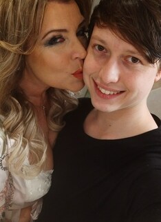 Mature.nl - An old and young forbidden affair between a toyboy and MILF Jeanette gets wet and wild