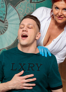Mature.nl - Big breasted curvy MILF chiropractor Anita has the best fucking medicine for her horny patients