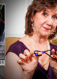 Mature.nl - Demi is a horny American grandma that loves to play with her shaved pussy