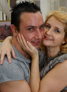 Mature.nl - Mature Celine makes a steamy amateur sextape with her younger lover Roberto