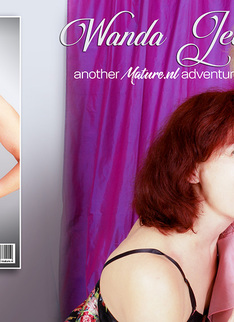 Mature.nl - Wanda and Lea are two horny mature lesbians with a fond love of pussylicking