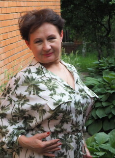 Mature.nl - Nata is a curvy mature nympho that loves to finger her ass and pussy when she's alone