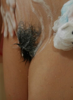 Mature.nl - Hairy Japanese MILF Yumi Kajiyama gets fucked & creampied