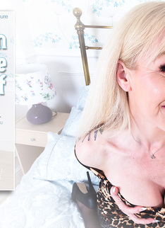 British masturbating blonde GILF Jay goes solo and getting her pierced pussy soaking wet