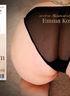 Emma Koxxx is a curvy big bottom MILF that loves masturbating when she's alone