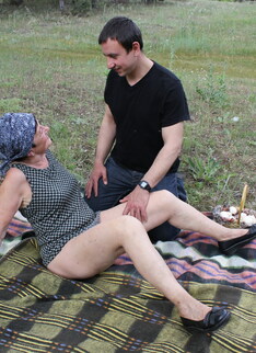 73 year old grandma Hanna D. seduced a younger stranger to fuck her in an open field